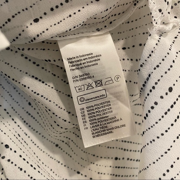 H&M conscious White and black ruffle blouse size 4 - Picture 4 of 4